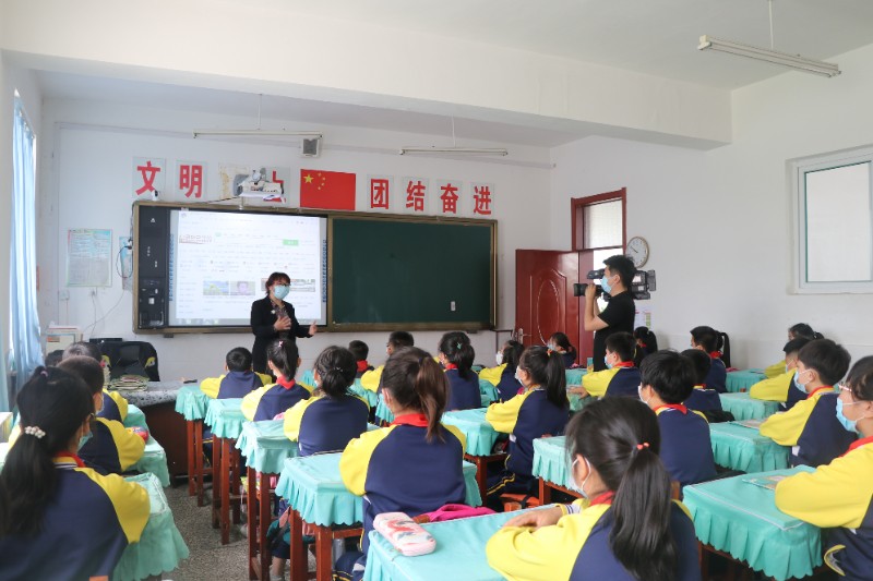 实验小学参与东辽县小学优质课网络评选活动