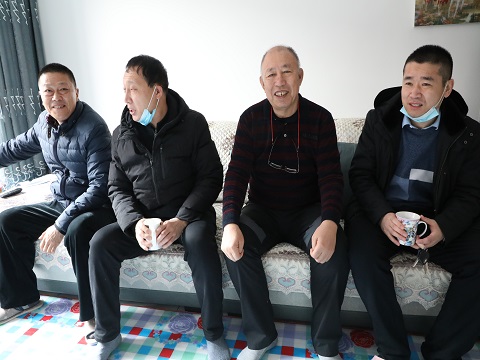 安图一中情系老教师关怀暖人心