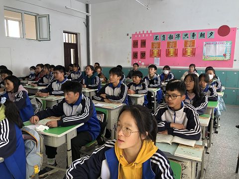 [转] 安图县松江镇中学:进修学校中学部,综合部到校听课调研