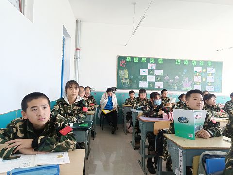 [转] 安图县松江镇中学:进修学校中学部,综合部到校听课调研