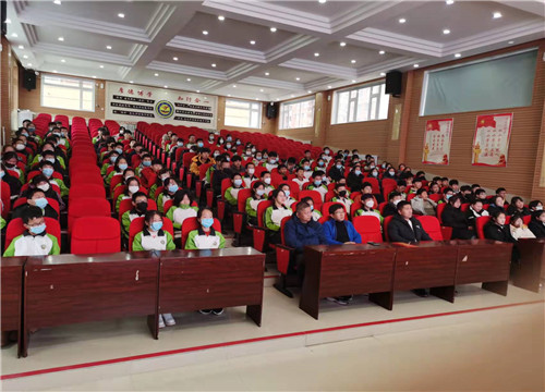 汪清三中宪法进校园做守法新少年