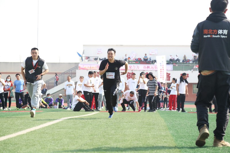 1604803024_9893_81586.jpg 铁人三项.JPG