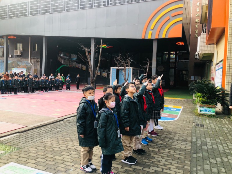 1606708850_1828_15983.jpg 护旗手.jpg