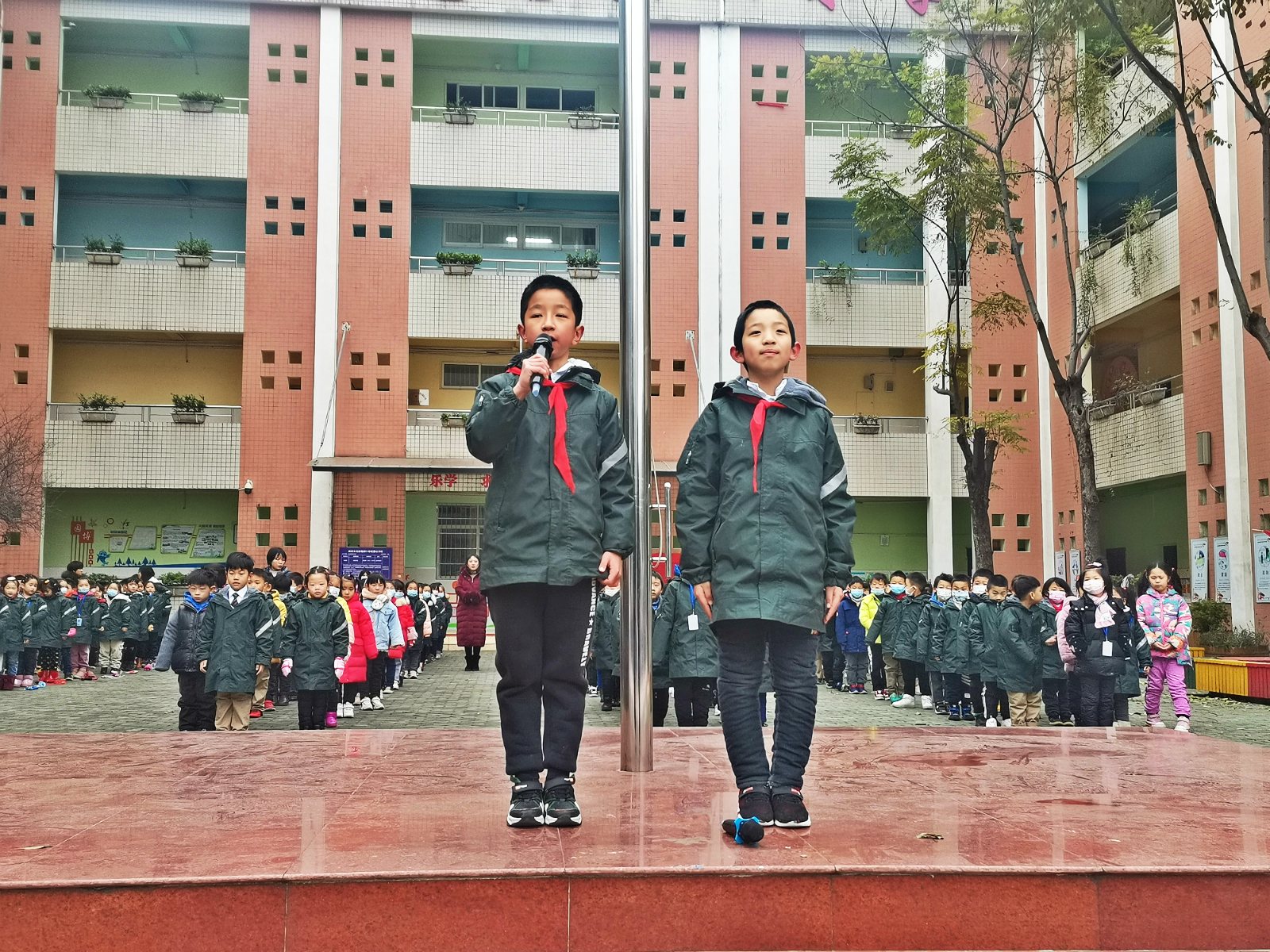 1607952339_5024_27947.png 升旗手(5).png